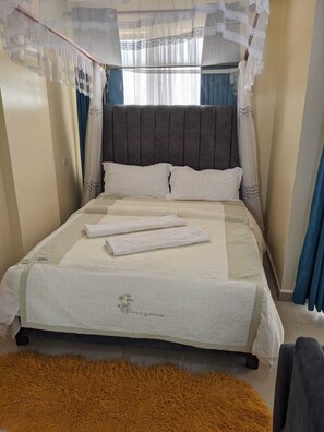 Desk, iron/ironing board, free WiFi - City View Suites (Nairobi)