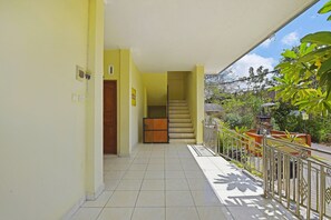 Terrace/patio - OYO Life 90675 Ld Residence (Nusa Dua)