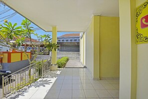 Terrace/patio - OYO Life 90675 Ld Residence (Nusa Dua)