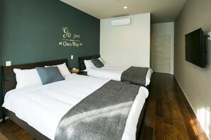 1 bedroom, blackout drapes, free WiFi, bed sheets