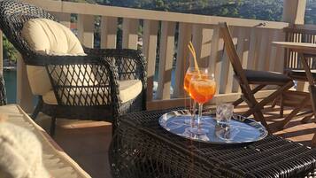 Classic Apartment, 2 Bedrooms | Terrace/patio