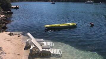 Beach nearby, sun loungers