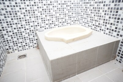 OYO Life 93017 Kost H Soeroso