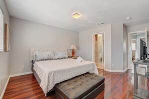 3 bedrooms, travel cot, WiFi, bed sheets