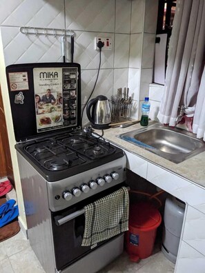 Private kitchen - Eilarose Suites (Ruiru)