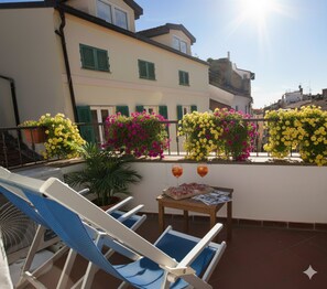 Basic Apartment | Terrace/patio - Appartamento terrazza belvedere (Sanremo)