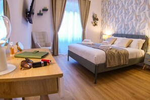 2 quartos, berço de viagem, roupa de cama