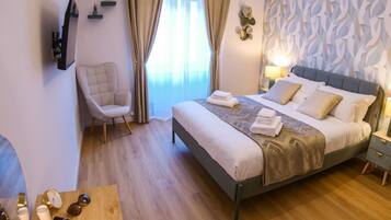 2 camere, culla da viaggio, lenzuola