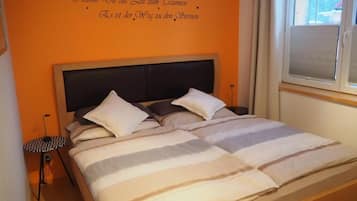 1 chambre, lit parapluie, Wi-Fi, draps fournis