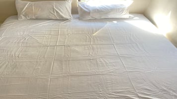 Double Room | Free WiFi, bed sheets
