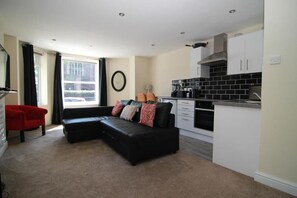 Living area - Stafford Apartments (Stafford)