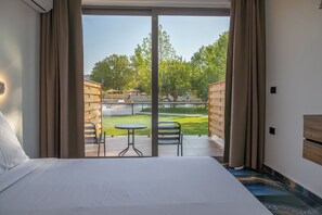 Standard Double Pool View | Pemandangan dari bilik