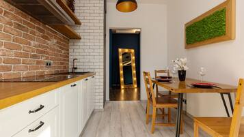 Apartment, 1 Bedroom, Balcony | Dining room