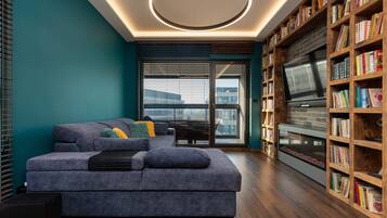 Apartment, 1 Bedroom, Balcony | Living room
