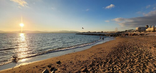 Beautiful Villa, calm, 5 minutes walk to the beach. Walking distance to town.