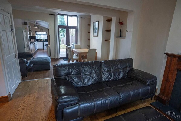 บริเวณนั่งเล่น