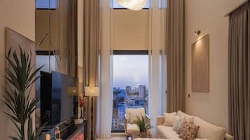 Family Apartment, 6 Bedrooms, Club Lounge Access, City View | Egyptian cotton sheets, premium bedding, down comforters