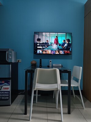 Interior - Max's tower D Shell residences condo, w/balcony, Netflix and fast internet (Pasay City)