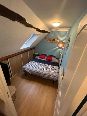 1 bedroom, iron/ironing board, WiFi