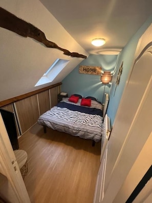 1 bedroom, iron/ironing board, WiFi