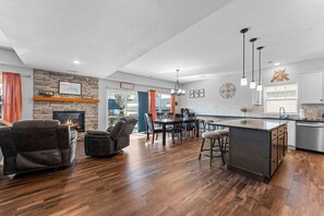 Interior - Dog Friendly, Lakefront Home w/ Private Hot Tub - Pool Access near Marina-FREE TICKETS Included! (Hollister)