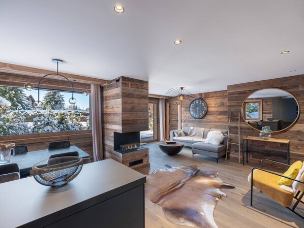 TV, fireplace - New apartment with wellness area, sauna and hammam (Megève)
