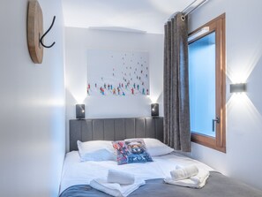 1 bedroom, free WiFi, bed sheets