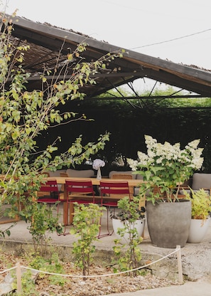 Outdoor dining - Wecamp Cudillero (Cudillero)