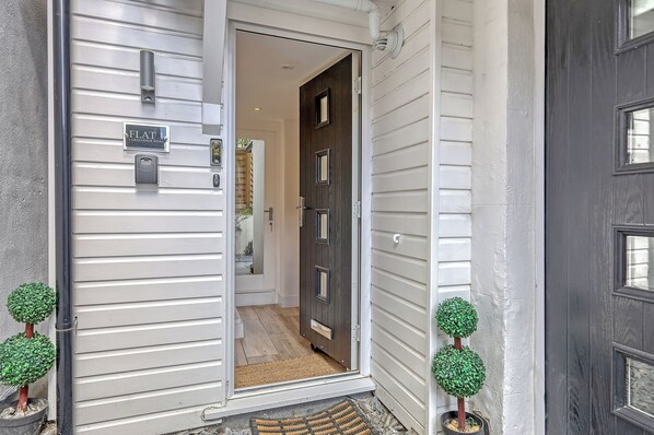 Exterior detail - 2 Bedroom, extra stylish, stunning apartment - Escape London, in London (London)