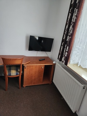 Basic Single Room | Hypo-allergenic bedding, desk, free WiFi - Hotel Heidekrug (Appen)