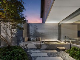 高档床上用品、羽绒被、加厚床垫、免费迷你吧物品