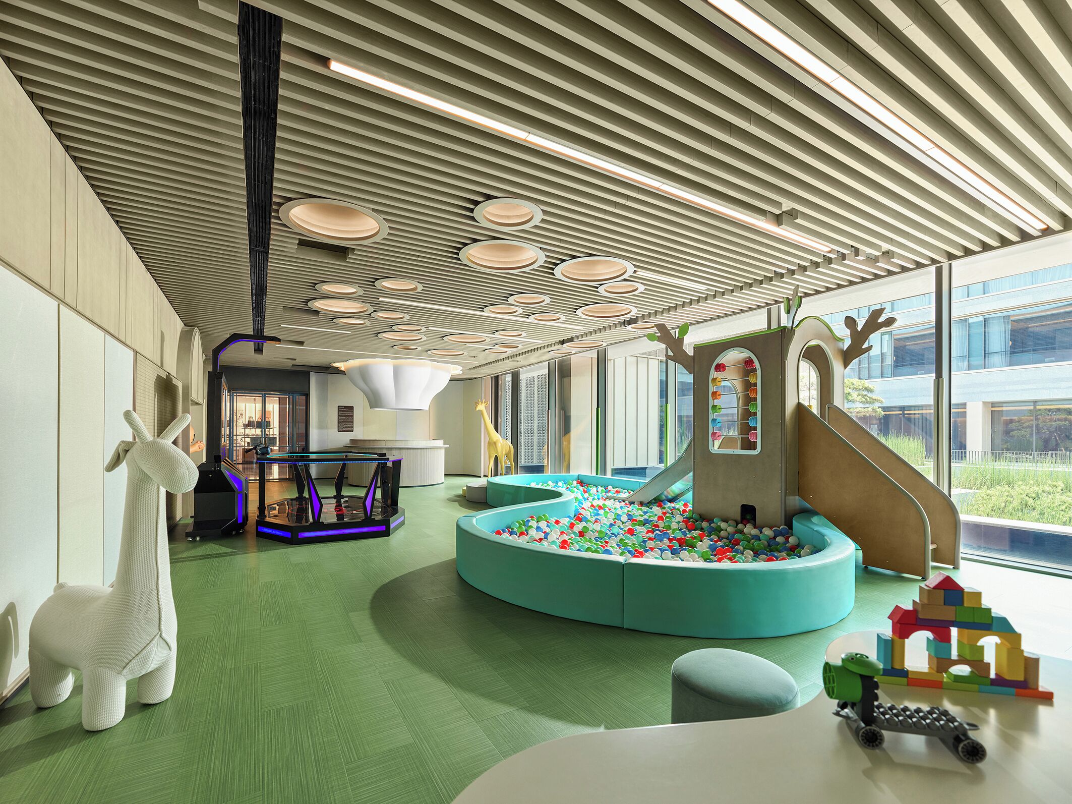 Área de juegos infantiles techada