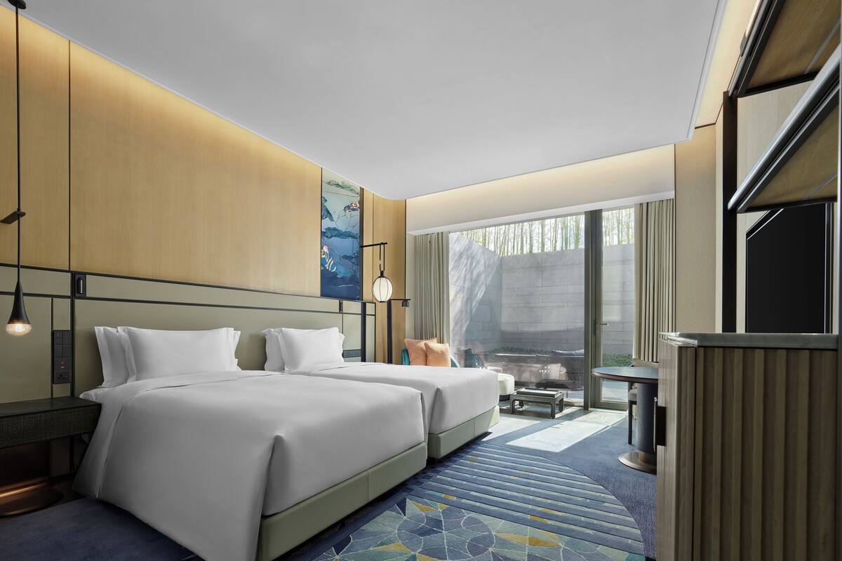 Room, 2 Single Beds, Courtyard Area | Premium bedding, down duvets, pillow-top beds, free minibar items