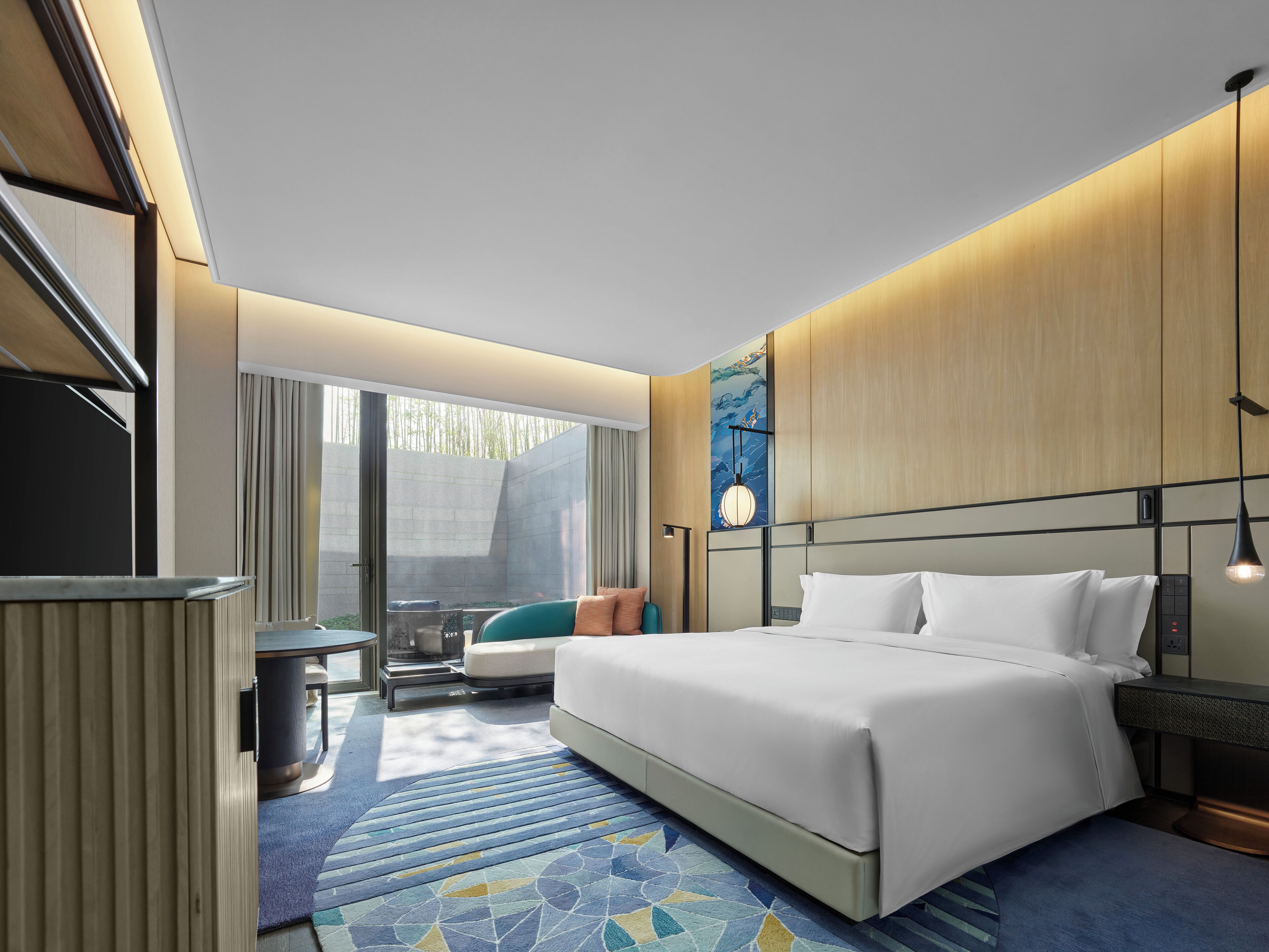 Room, 1 King Bed, Courtyard Area | Premium bedding, down comforters, pillowtop beds, free minibar items