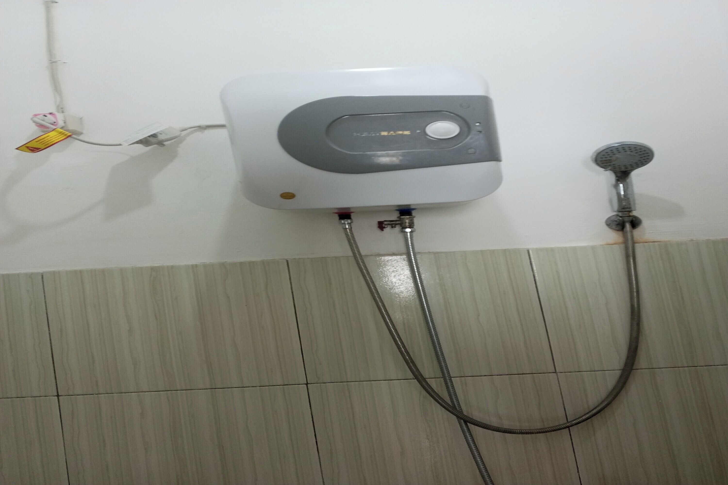 Standard Double Room | Bathroom | Shower, towels, soap