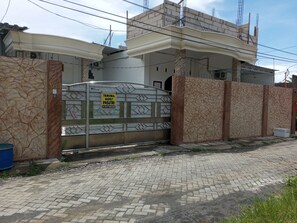 Front of property - OYO Life 92543 Ratu Sakti Residence Syariah (Semarang)