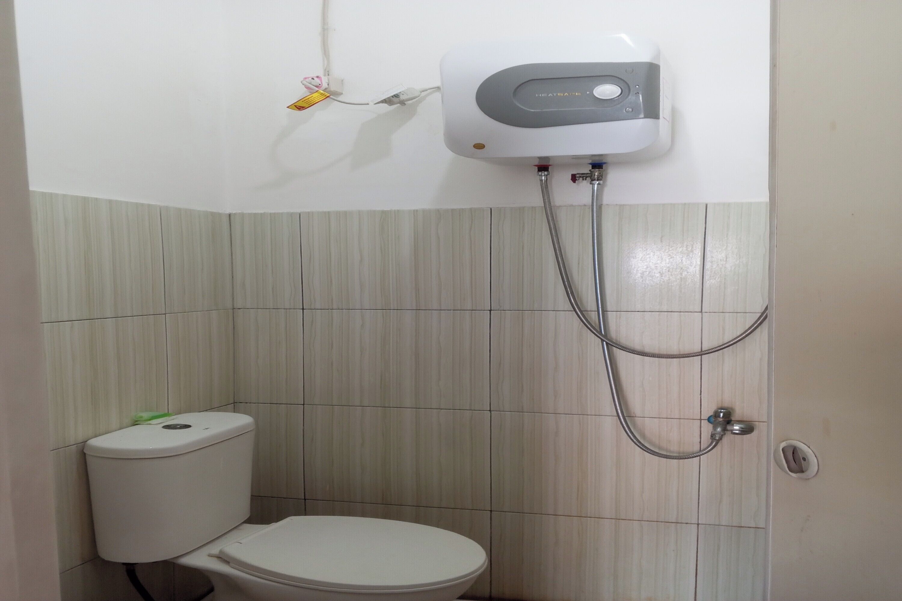 Deluxe Double Room | Bathroom | Shower, towels, soap