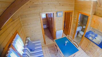 Bungalow familiar | Área de sala de estar | Tenis de mesa