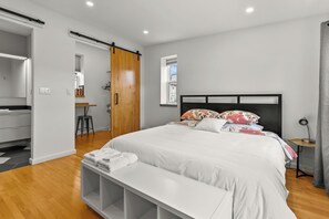 1 habitación, escritorio, tabla de planchar con plancha y wifi gratis 