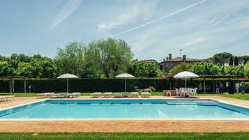 Piscina all'aperto