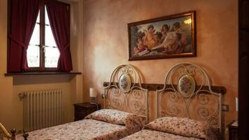 2 Schlafzimmer, Zimmersafe, Schreibtisch, kostenloses WLAN