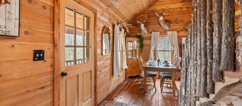 TRAILS & TRANQUILITY - Cozy Cabin on 30 Acres