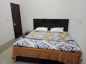 Deluxe Suite | 1 bedroom, free WiFi - Hotel Mallard Rainbow (Bharatpur)