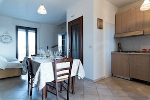 Vila luxo, 2 quartos | Área de estar