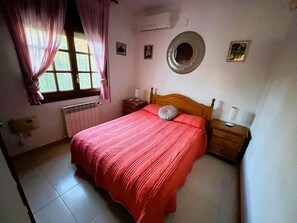 3 chambres, fer et planche à repasser, Wi-Fi, literie fournie