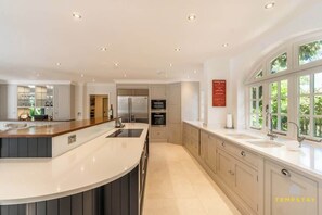 Kühlschrank, Ofen, Geschirrspüler, Toaster