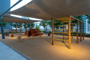 Children’s play area – outdoor - Bellavista - Chic - 1 BR - Burj Royal (Dubai)