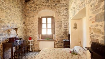 1 habitación, wifi y ropa de cama