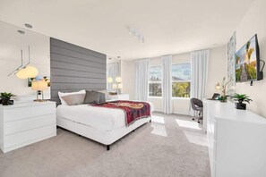 5 bedrooms, desk, iron/ironing board, travel crib