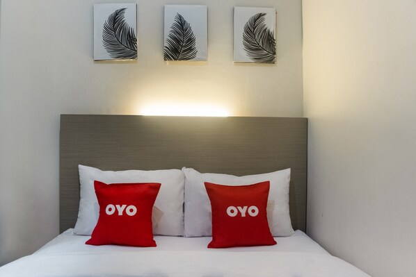 Standard Double Room | Free WiFi, bed sheets